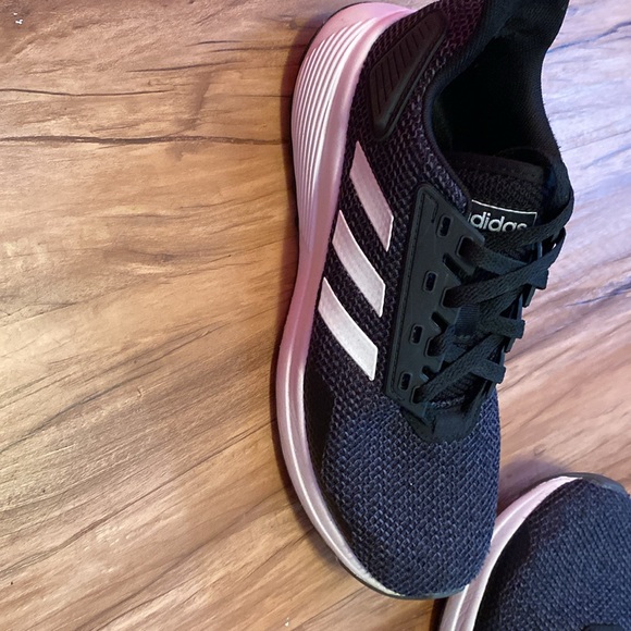 Adidas - Picture 3 of 6